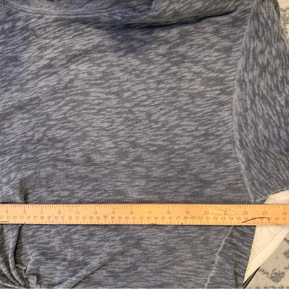 Heathered Gray Cotton Short Sleeve T-Shirt Size Medium - Picture 7 of 9